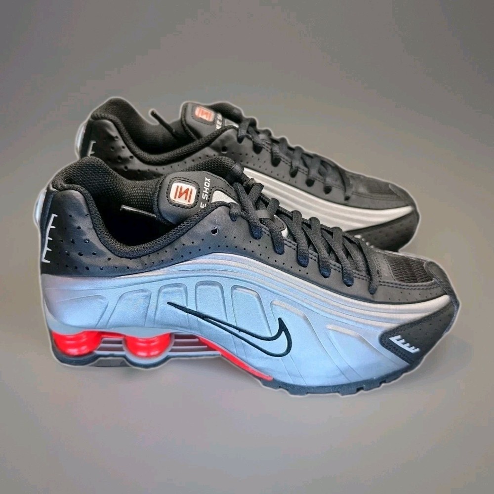 Nike Shox R4 (GS) Size 4.5 Y