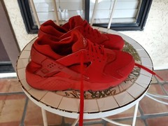 Nike Air Huarache Run Triple Red Running Shoes Style 654275-600 Youth Size 7Y 
