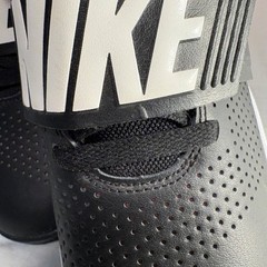 Size 5 (GS) – Nike Team Hustle Mid Black Racer Red