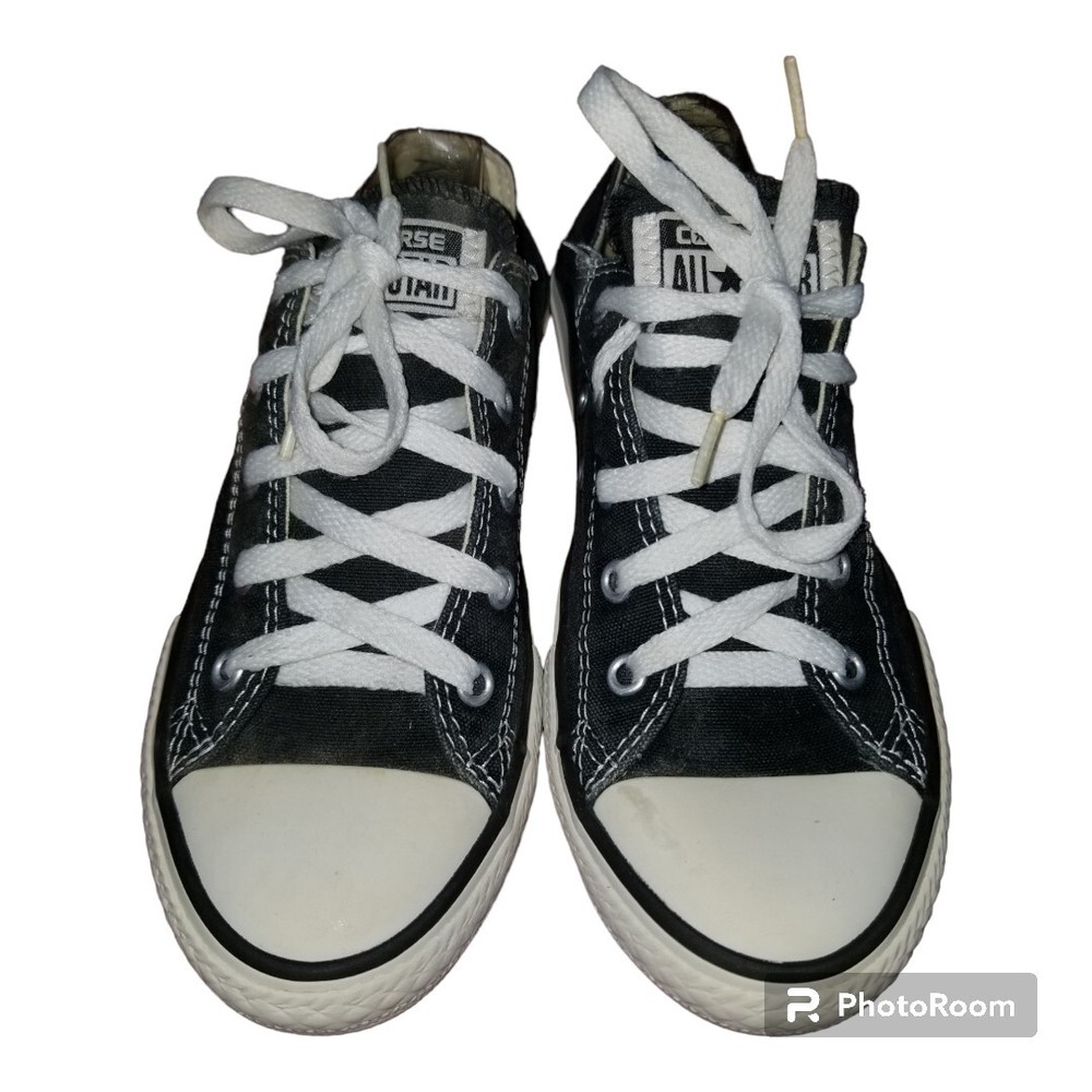 Distress black and white converse size 3 big kids or adults.. in good condition.