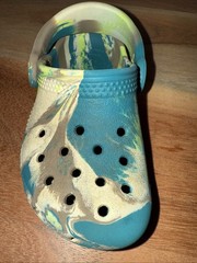 Crocs Kids Classic Marbled Clogs Marbled Teal Green Beige Shoes Size 7 Toddler