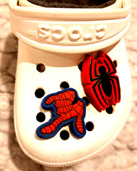 Crocs Clogs Kids C6 w/ 4 Spiderman Charms White Slip-on Sandals Shoes Beach