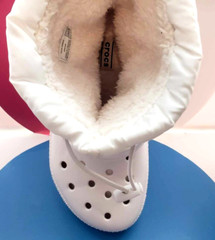 Crocs Kid’s clasic lined neo puff Boot color White Size 4M