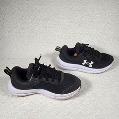 Under Armour Assert 10 Sneakers Running Size 4Y Black/White