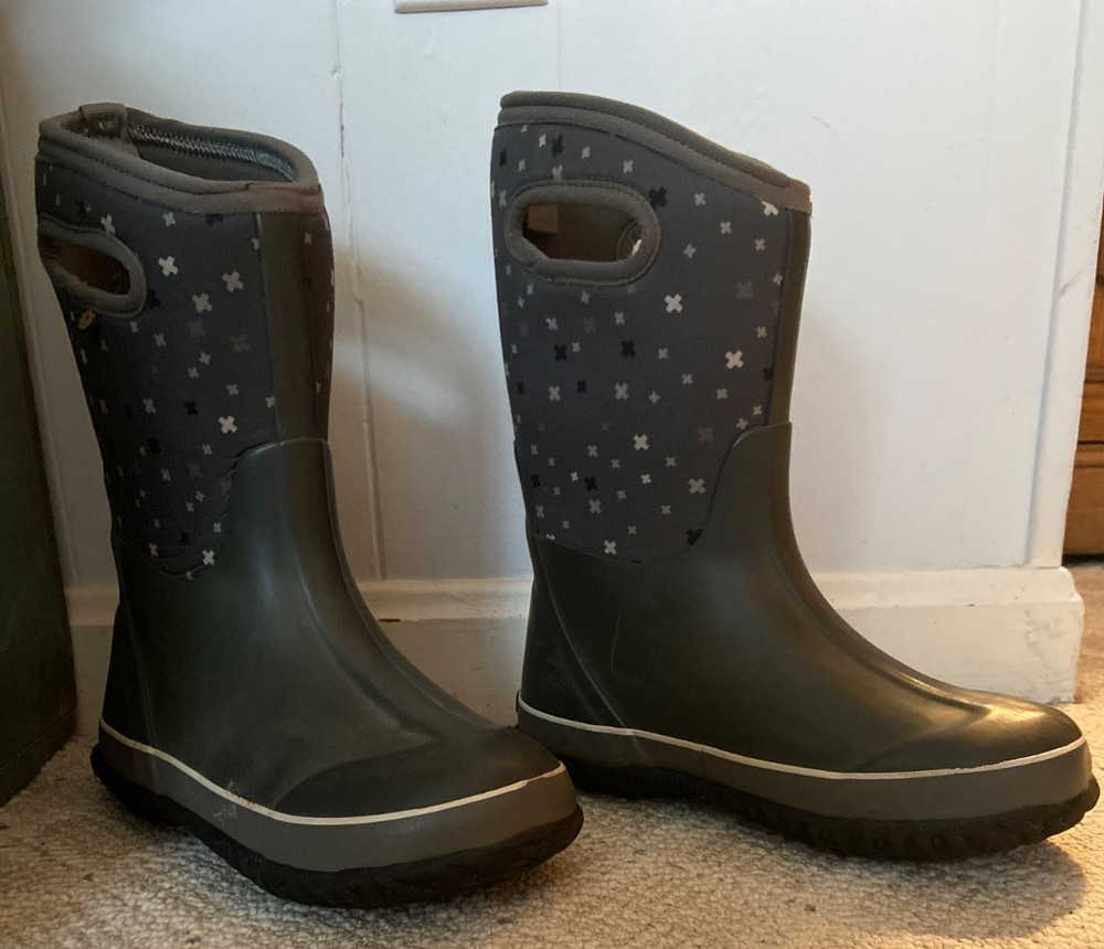 Bogs Kids Insulated Winter Boots, Gray, Youth Size 3