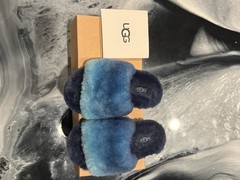 UGGT/ 1120835TTFLUFF YEAH SLIDE GRADIENT