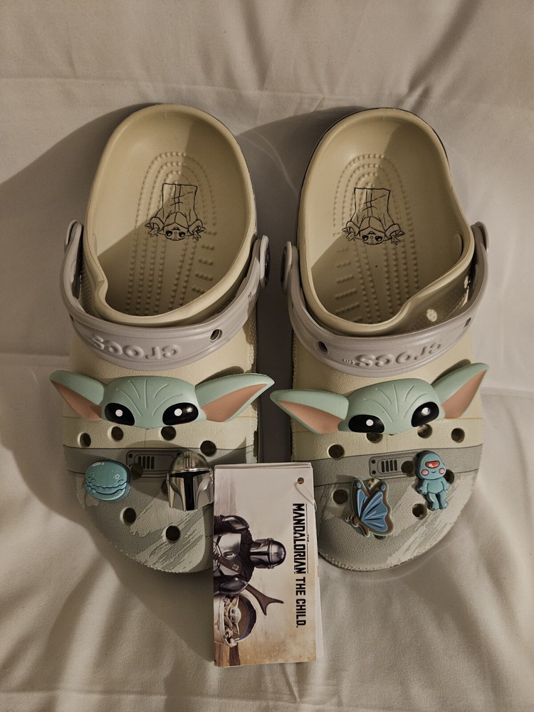 NWB Crocs Star Wars Grogu Classic Clog Sz 6 J6 Kids Baby Yoda Sandals