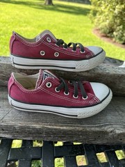 Vintage Converse All Star Kids Size 2 Youth Chuck Taylor Low Top Maroon White