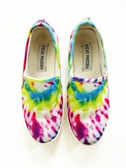 Steve Madden Kids Tie-Dye Slip-On Canvas Sneakers, Size 1 – Rainbow Hued 🌈