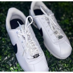 Nike Cortez Basic White Black Sneakers Youth Size 6.5Y Mens 6.5 Womens 8