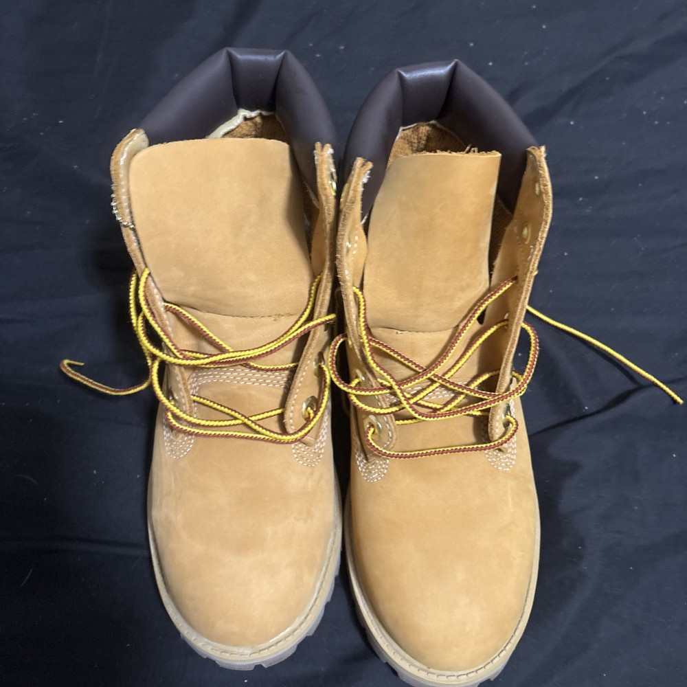 Timberland 6 Inch Classic Boot Wheat, Junior’s Size 5.5, 12909M
