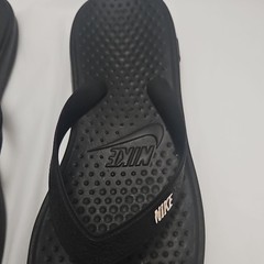 Nike Black Rubber Thong Flip Flop Sandals Logo Accent Kids US 2