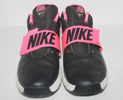 Nike Team Hustle D8 Pink Running Shoes Youth US 7Y UK 6 EUR 40 CM 25 881941-002