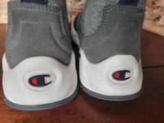 Champion Junior Rally PRO Graphite (Gray) Size 7Y CM100019Y pre-owned Great cond