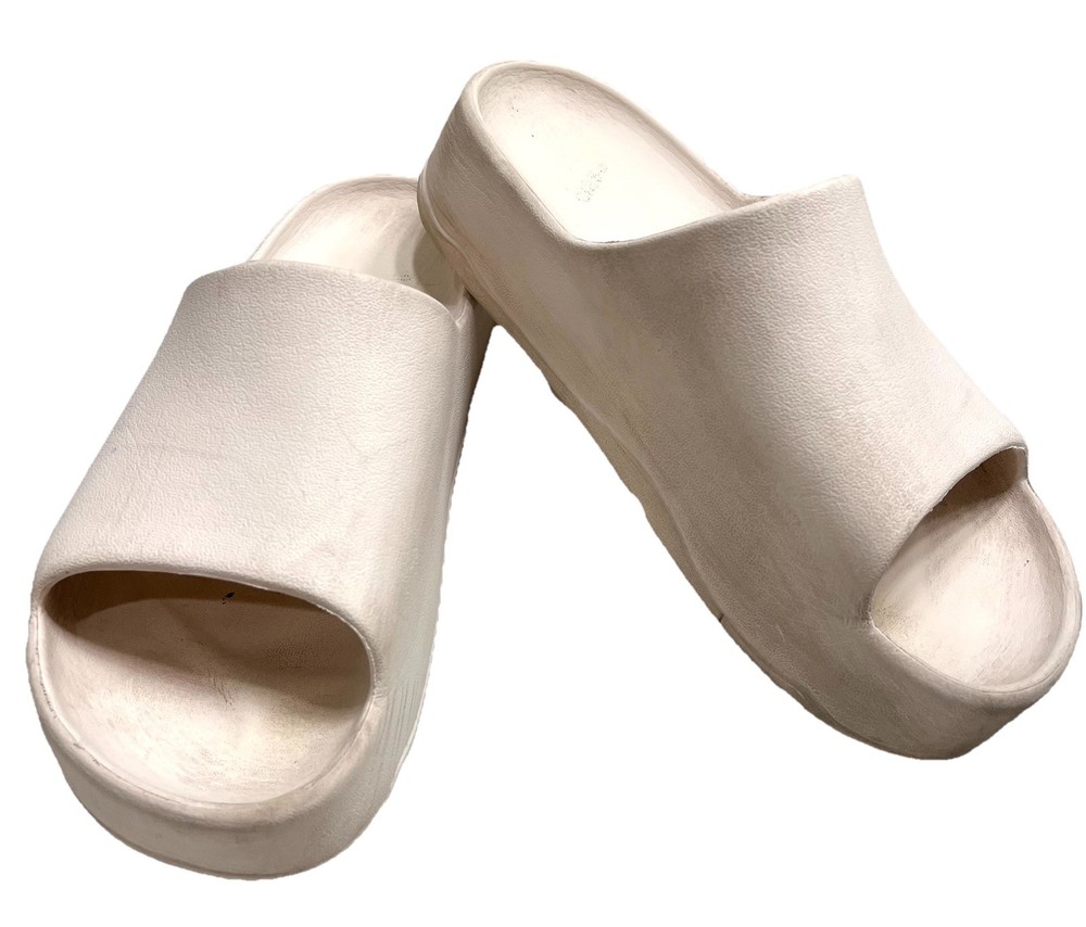 Bone Cloud Slipper Waterproof Slide Shoe Kid’s Size 3 Cushion Platform