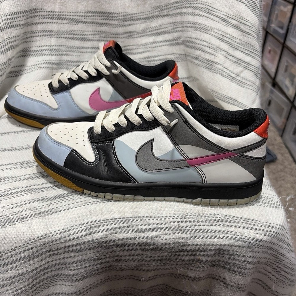 Nike Dunk Low GS Kids US 6.5Y “dance” Black/White/Gray Pink/Red