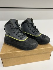 Nike ACG Woodside 2 High GS boots in a Black Grey Volt colorway Size 6Y