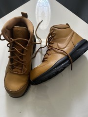 Size 6 (GS) – Nike Manoa Mid Wheat