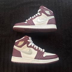 Size 4-5 – Jordan 1 Retro High OG ‘Bordeaux (GS)’