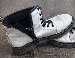 Dr Doc Martens Pascal 1460 J Size 5 White Patent Leather Combat Lace Up