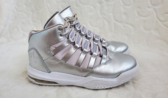 Nike Air Jordan Max Aura SE GS Silver Metallic AV5175 040 Boys 6.5Y Womens Sz 8
