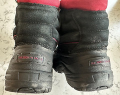 North Face Youth Waterproof Snow Boot Maroon and Black Size US 3 UK2