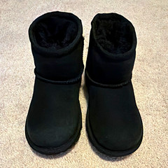 UGG Classic Mini Black Suede Ankle Bootie w/ Faux Fur Trim Children’s US 10