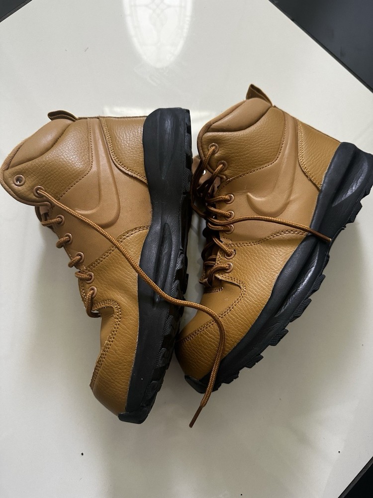 Size 6 (GS) – Nike Manoa Mid Wheat