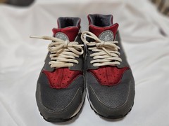 Size 5.5 (GS) – Nike Huarache Run Low Dark Smoke Grey University Red