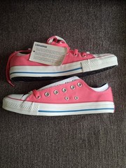 Converse All Star Pink Textile Low Top Unisex sneakers Size 8 men’s, 10 woman’s.