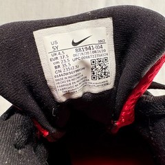 Size 5 (GS) – Nike Team Hustle Mid Black Racer Red
