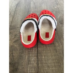 Crocs Kids Classic Lined Santa Clogs Red Faux Fur Holiday Christmas Shoes J1