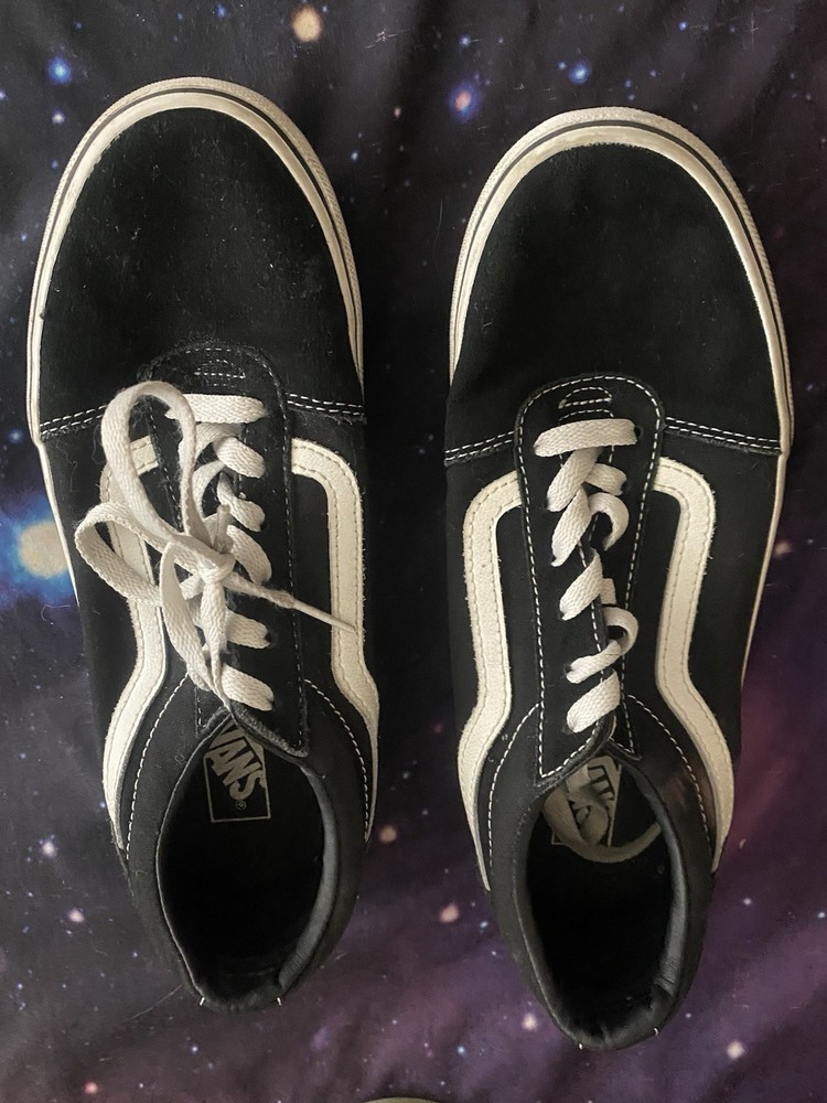 Vans Yourh Size 6 6.0 Black Low Top Sneakers Tennis Shoes Used