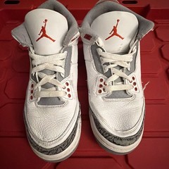 Size 5.5Y – Jordan 3 Retro Fire Red (2022) (GS) (DM0967-160)
