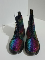 Dr. Martens 1460 Pascal J Black/Rainbow Core Kids Croc Metallic Boots Sz 3 AW004
