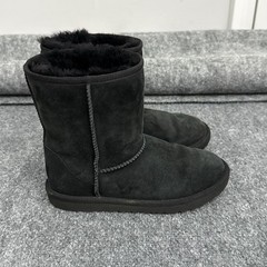 UGG Classic Short Boots Kids Size 4 Black Suede Sheepskin Fur Lined 1017703K