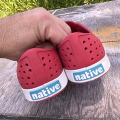 Native Shoes Jefferson Red Slip-On /Shell White Junior Size 6 – BP