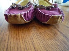 Maroon Colored Leather Suede & Fleece Lined Moccasin Slippers Youth Size 2