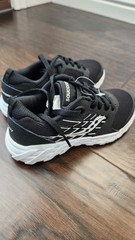 Saucony wind 2.0 black/white, boy’s size 12.0 M