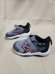 New Balance Kid’s Rave Run V2 Hook & Loop Running Shoe, Slate Grey/Black, 7.5 W