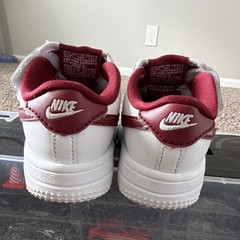 Nike Force 1 Unisex Kids Sneaker White/Red Leather Low Top Hook & Loop Sz 7