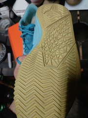 Size 7Y – Nike KB Mentality Low Clearwater Kobe