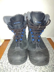 COLUMBIA OMNI HEAT BUGABOOT WINTER BOOT. Boys Boot Sz. 6. Model #BY1290-010.