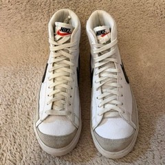 Nike Blazer Mid 77 White Black High Top Shoes Sneakers DA4086-100 Kids Size 7Y