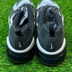 Nike Air Max 270 React Youth Size 7 Medium Black Vast Grey Running Shoes