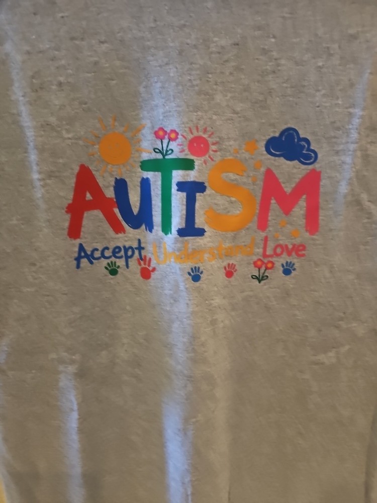Autism Accept, Understand, Love Gray T-Shirt Size Small (1002)
