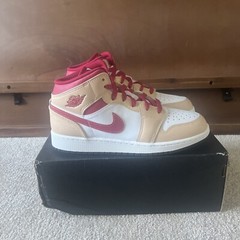 Air Jordan 1 Mid White Onyx Light Curry Beige Red Size 6y. Slight box damage
