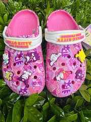 Crocs Hello Kitty And Friends J2 New With Tags Fast Shipping New.
