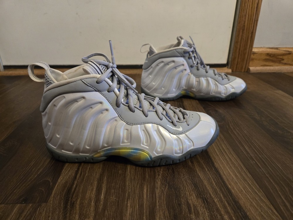 Nike Little Posite One Rainbow Pixel GS Size 6Y