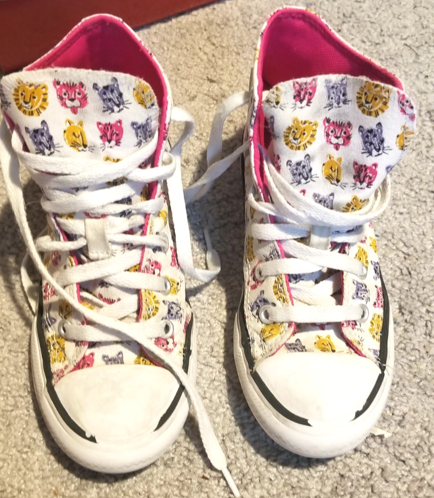 Converse All-Star Chuck Taylor High Tops Cat Print Kids Size 13